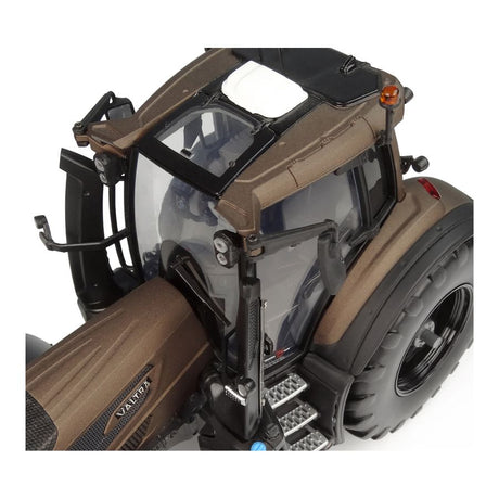 Valtra Q305 Jubileum Brown 1:32 Scale Model – 75th Anniversary Limited Edition – V42803640