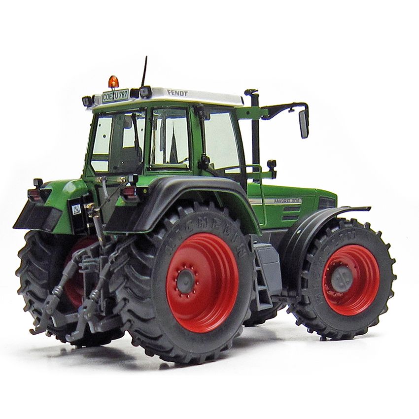 Fendt Favorit 816 1:32 Scale Collector's Model | X991019066000