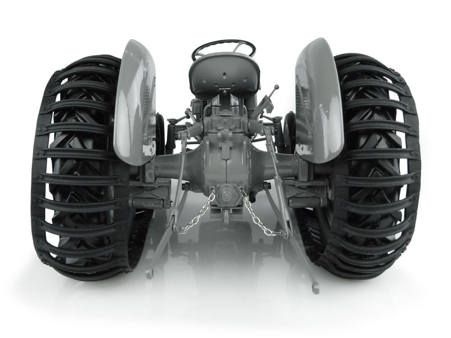 MF TEA 20 with Half-Track | 1:16 Scale – Collector's Replica - X993040417101