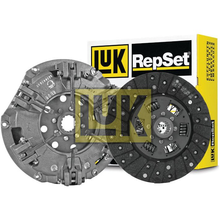 A Sparex Clutch Kit without Bearings (S.146505) featuring two main components shown in front of the product box: a metal pressure plate and an organic captive disc.