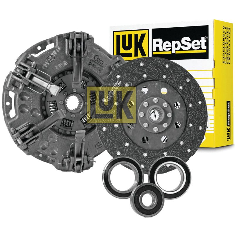 The Sparex Clutch Kit with Bearings - S.146679 features an organic captive disc and includes a pressure plate, clutch disc, and release bearings, positioned in front of the yellow and white product packaging.