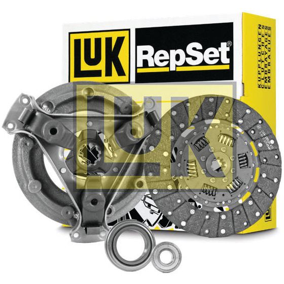 Image of a Clutch Kit with Bearings - S.146769 in front of a yellow and black Sparex branded box. The kit includes a pressure plate, a clutch disc with a standard damper, and bearings.