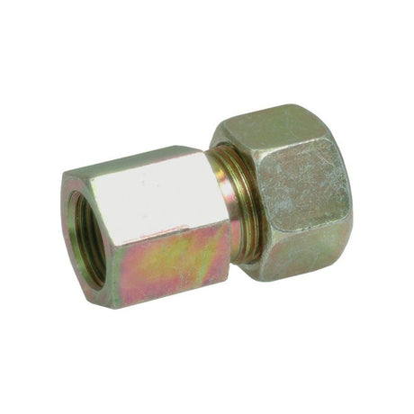 The Hydraulic Metal Pipe Female Stud Coupling G.A.V. 15L - M18 x 1.5 (Sparex Part No. S.34144) is a metallic hexagonal coupling nut with a threaded interior, perfect for connecting two components securely and reliably in Parker Hannifin systems. This high-quality product by Sparex ensures dependable performance in hydraulic applications.
