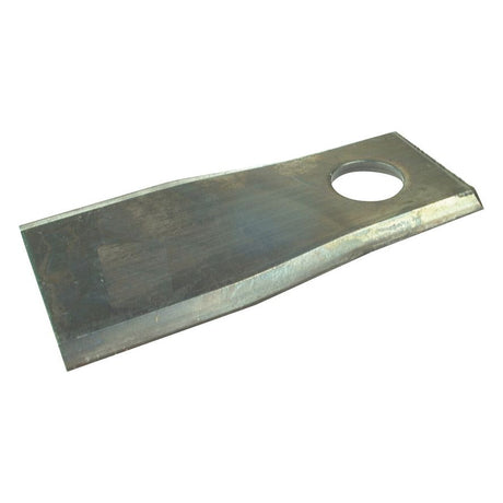 Mower Blade - Twisted blade, top edge sharp -  93 x 40x3mm - Hole⌀16.25mm  - LH -  Replacement for Kuhn, John Deere, New Holland, Bamford, Kverneland, PZ, Kidd
 - S.77053 - Farming Parts