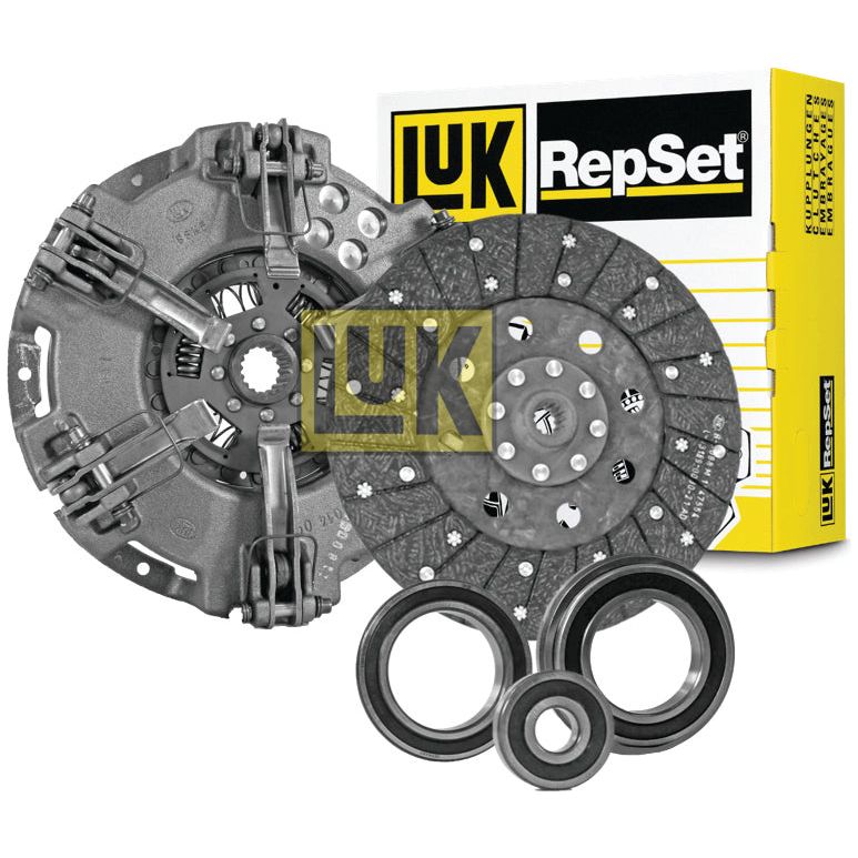 An automotive clutch kit, including a pressure plate, an organic material clutch disc, and release bearings, is displayed in front of a Sparex branded box labeled "Clutch Kit with Bearings - S.118472.