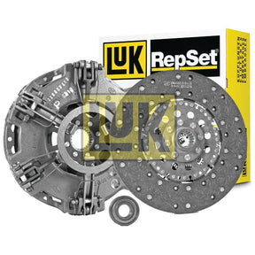 A Clutch Kit with Bearings - S.146567 by Sparex, featuring a pressure plate, organic clutch disc, and release bearing with a yellow and black branded box in the background.