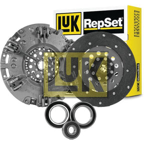 A Sparex Clutch Kit with Bearings - S.146867, featuring an organic disc material clutch disc, pressure plate, and bearings, displayed in front of the product packaging.
