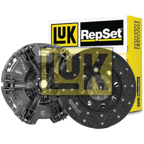 Image of a Sparex Clutch Kit without Bearings (S.146747) featuring a cerametallic clutch disc and pressure plate, prominently displayed in front of the product's branded packaging.