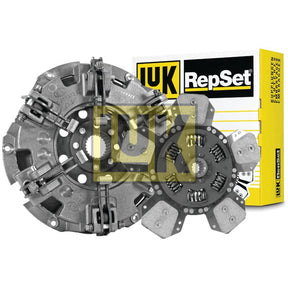Image showing a Sparex Clutch Kit without Bearings - S.146773, featuring a pressure plate and an organic captive disc. The packaging is visible in the background.