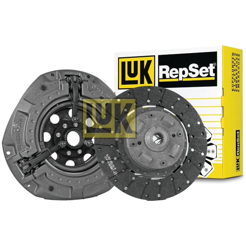 A Sparex Clutch Kit without Bearings - S.146838, which includes a pressure plate and an Organic Captive Disc, with its packaging visible in the background.