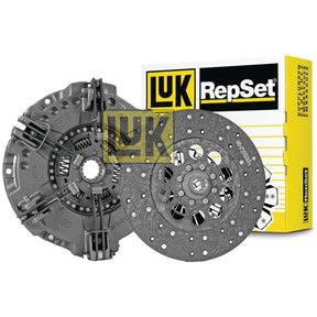 Automotive clutch kit without bearings, branded as Sparex S.146928, featuring a durable cerametallic design and packaging in the background.