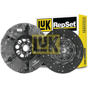 Image of a Sparex Clutch Kit without Bearings - S.146948, featuring a torsion sprung clutch disc and pressure plate in front of the product box.