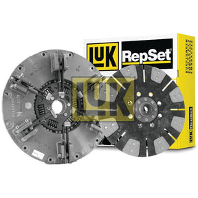 A Sparex Clutch Kit without Bearings - S.147308 featuring a cerametallic disc and pressure plate with the product box in the background.