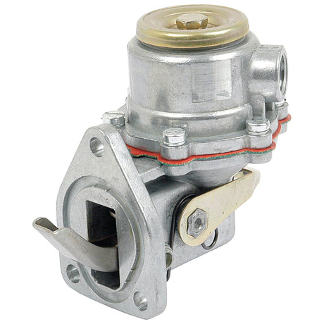 The Sparex Fuel Lift Pump Repair Kit (Part No. S.36017) is a complete solution featuring a metal mechanical fuel lift pump with a lever, gasket, and brass fittings. This repair kit, compatible with Fendt and Deutz-Fahr models, includes a cylindrical top pump and a mounting base equipped with bolt holes for easy installation.