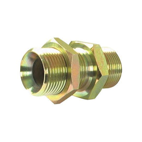 The Hydraulic Adaptor 3/4'' BSP Male x 3/4'' BSP Male Bulkhead with Locknut, Sparex Part No. S.55989, is a brass compression fitting from the brand Sparex featuring threaded ends and hexagonal nuts along with a locknut for added security, making it ideal for securely connecting two pipes in plumbing applications.