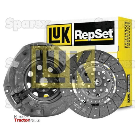 Sparex Clutch Kit without Bearings (S.146781), featuring a pressure plate and clutch disc made from organic material, displayed in front of its original packaging.