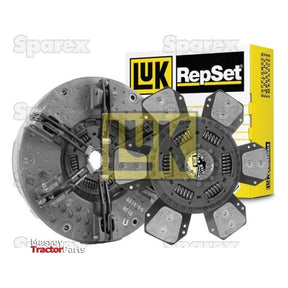 A Sparex Clutch Kit without Bearings (S.146907), featuring a clutch disc and pressure plate, is displayed against a product box. The "Sparex" and "Massey Tractor Parts" logos are visible, highlighting the single cover design ideal for various tractors.