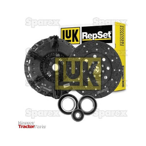 A boxed Sparex Clutch Kit (S.147016) including a clutch disc and a pressure plate, but no bearings, featuring a dual cover. The Massey Tractor Parts logo appears in the lower left corner.