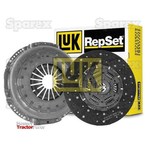 Image of a Clutch Kit without Bearings - S.147019 by Sparex, showcasing the pressure plate and torsion sprung clutch disc, with product packaging in the background. The text "Sparex" and "Massey TractorParts" is visible.