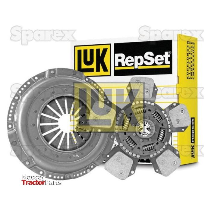 A Sparex Clutch Kit without Bearings (Sparex Part No. S.147100) featuring a cerametallic clutch plate and pressure plate is displayed against a white background, with packaging branded "Sparex" visible in the background.