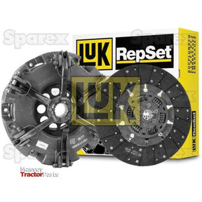 A clutch kit is displayed in front of a cardboard box labeled "Sparex." The kit, identified as Clutch Kit without Bearings - S.147130, contains a pressure plate and an organic captive disc.