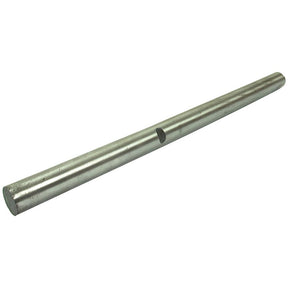 A Sparex Rotospike 560x32mm, compatible with the Dowdeswell To fit as model 305424 (Sparex Part No. S.77605), features a metallic cylindrical rod with a small rectangular notch in its middle section.