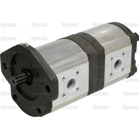 The Sparex Tandem Hydraulic Pump - S.34568 features a double hydraulic gear pump encased in metal with mounting holes, complemented by a black drive shaft and black end caps. It is designed to operate efficiently at 3000 rpm.