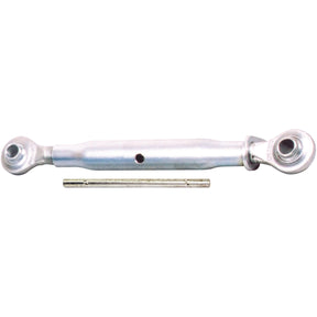 The Sparex Top Link (Cat.2/2) Ball and Ball, 1 1/8'', with a minimum length of 660mm (S.318), features eyelets on each end along with a separate metal rod beneath it, making it suitable for a variety of applications.